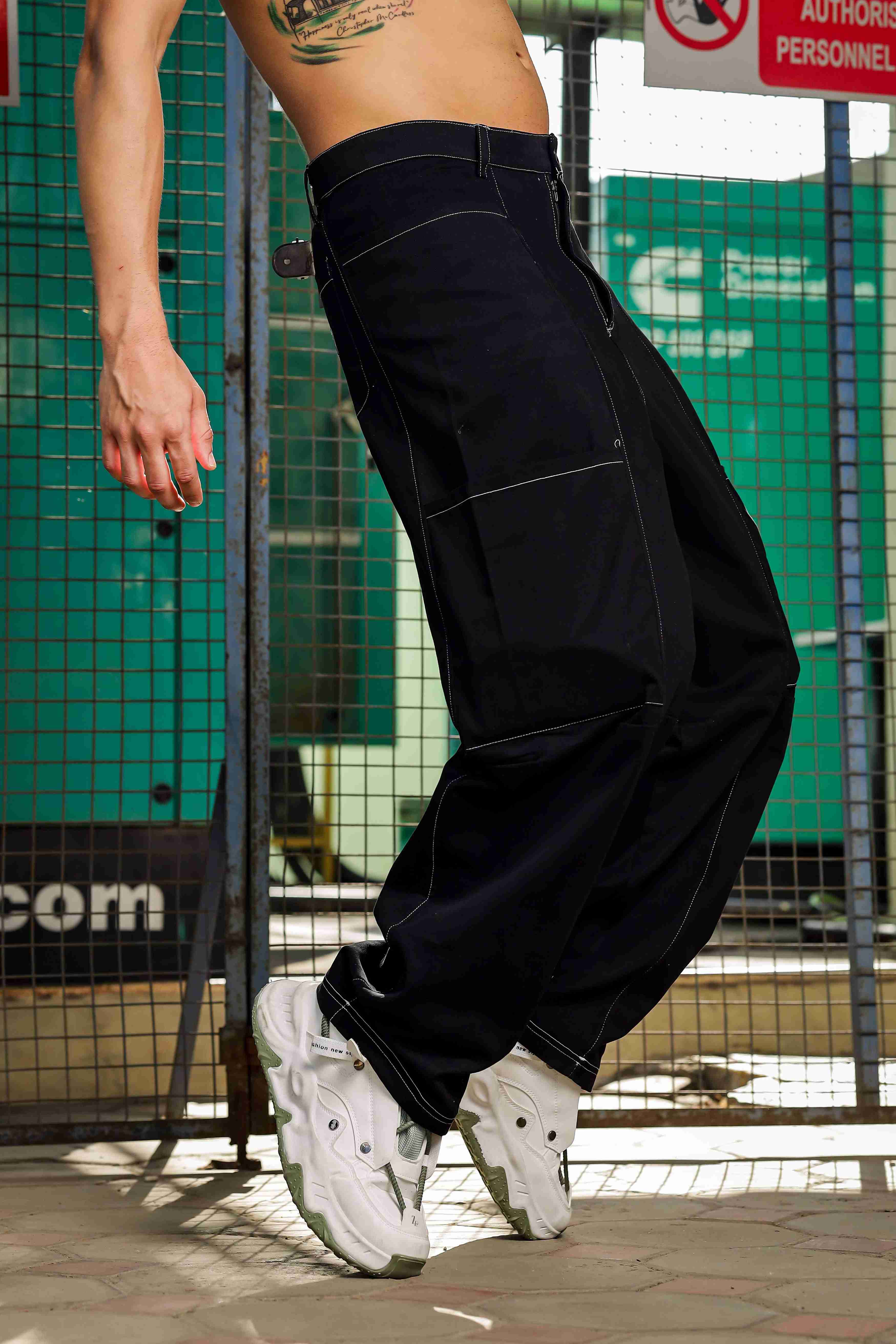 Unisex Baggy Fit Mid Rise Pure Cotton Cargos Trousers