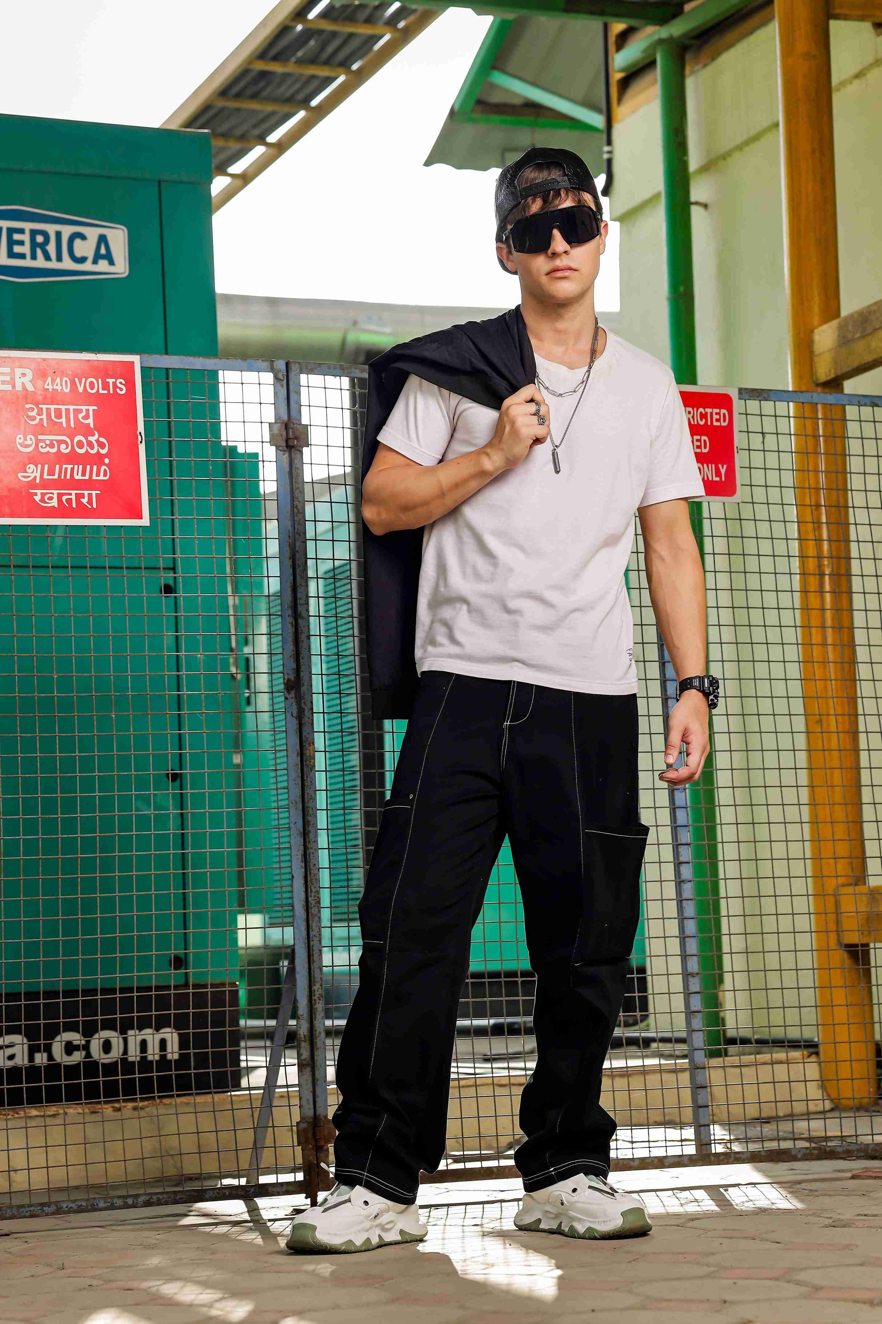 Unisex Baggy Fit Mid Rise Pure Cotton Cargos Trousers