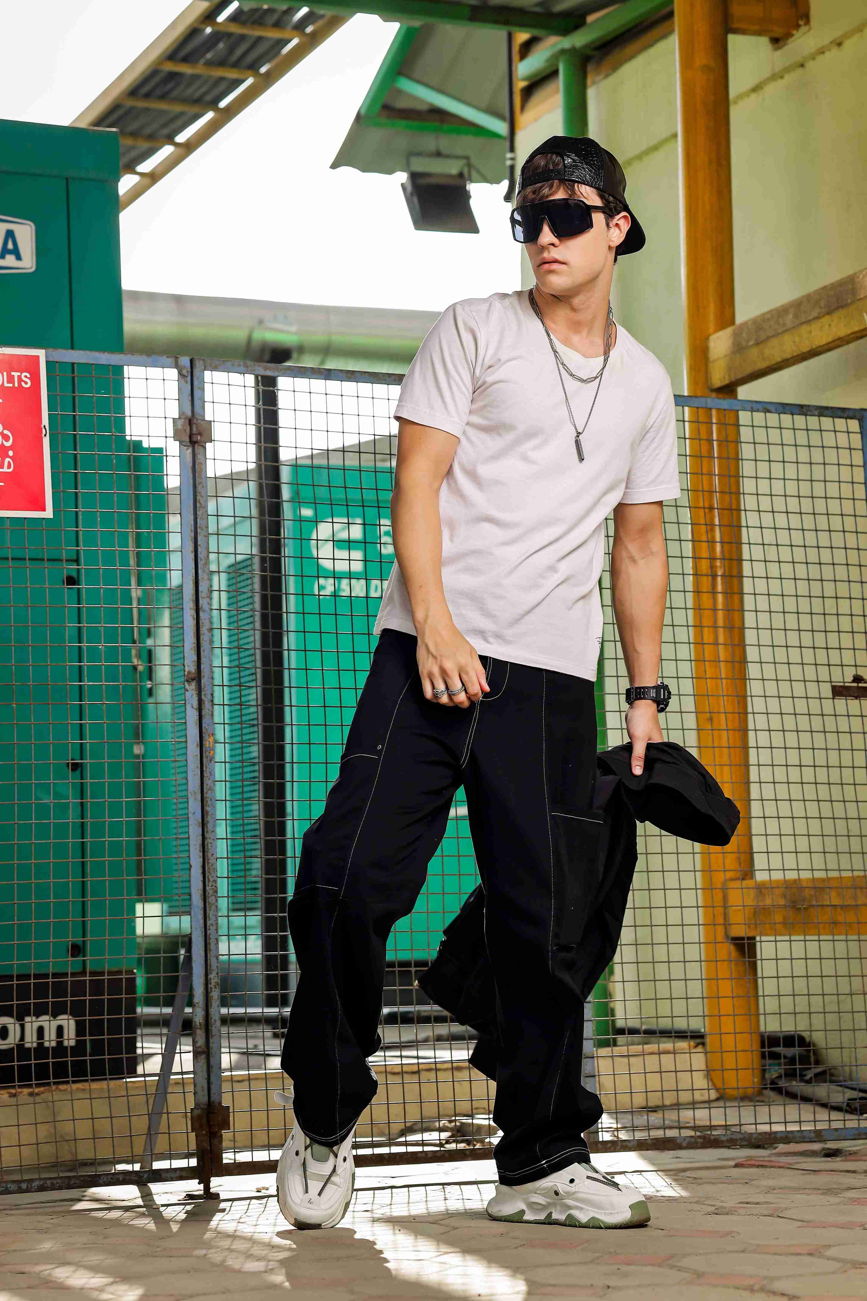 Unisex Baggy Fit Mid Rise Pure Cotton Cargos Trousers