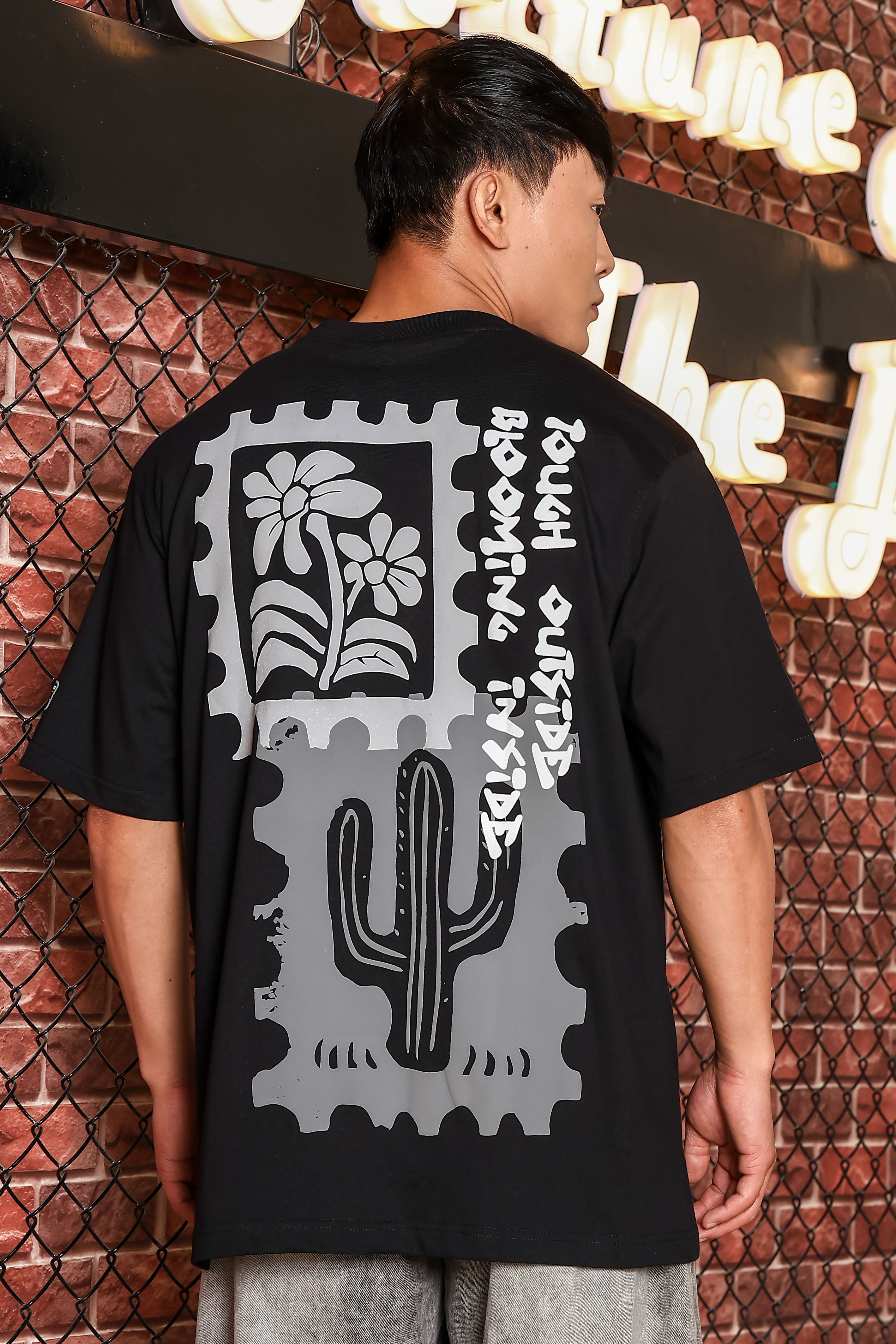 Black Oversized Printed Premium Drop-Shoulder Sleeve Pure Cotton T-shirt