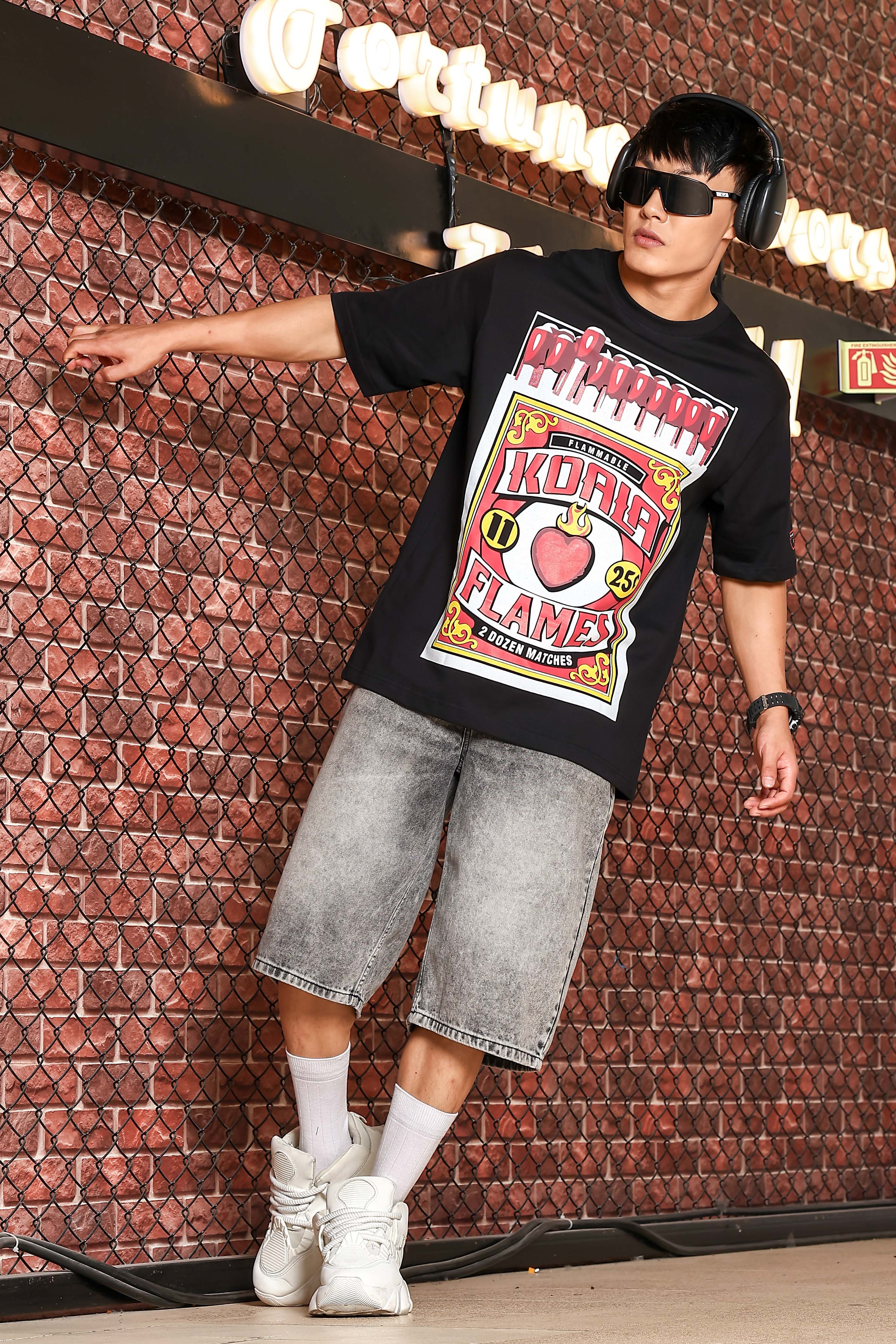 Black Oversized Printed Premium Drop-Shoulder Sleeve Pure Cotton T-shirt